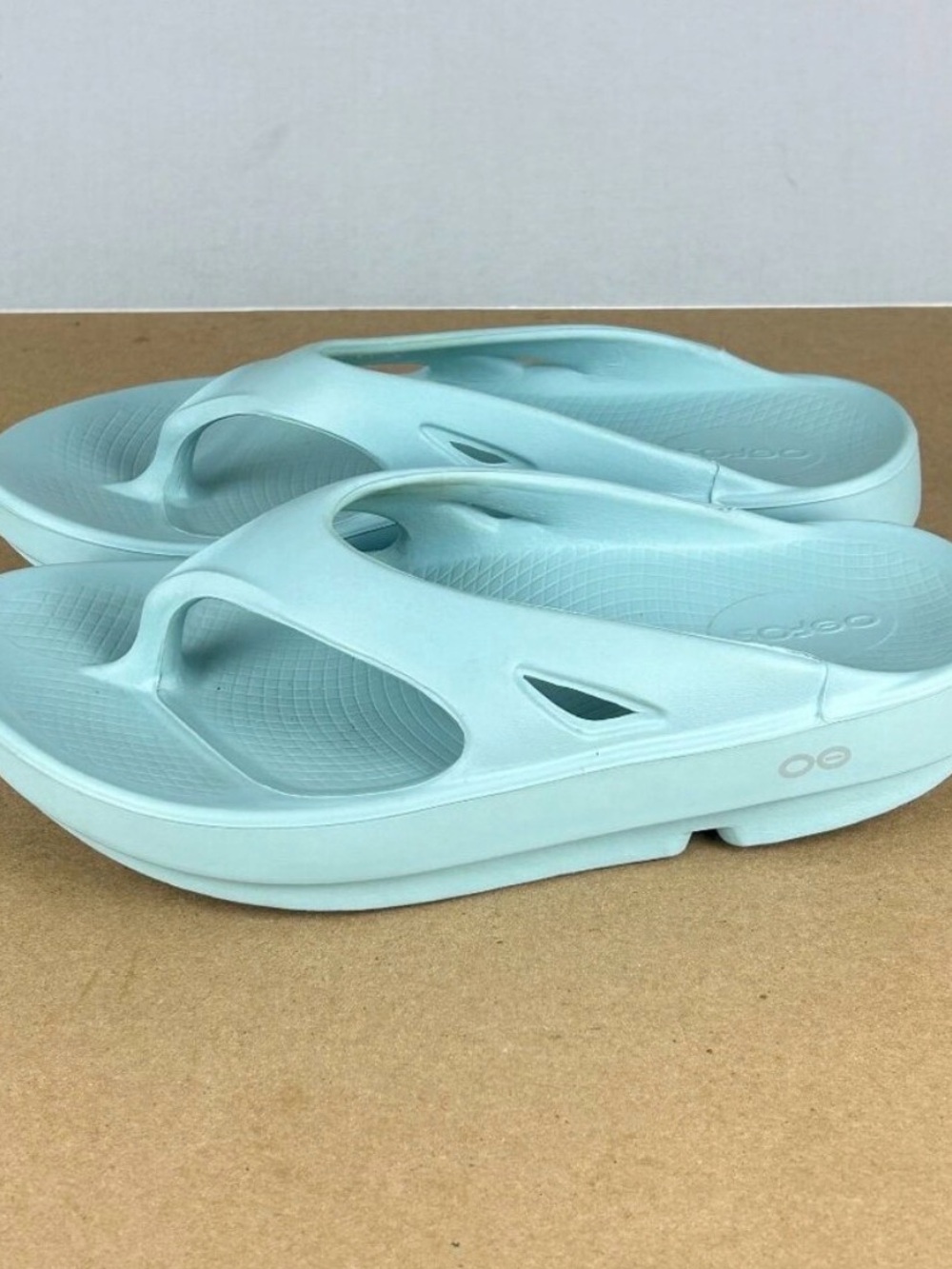 OOFOS Women’s Mint Foam Toe-Post Sandals